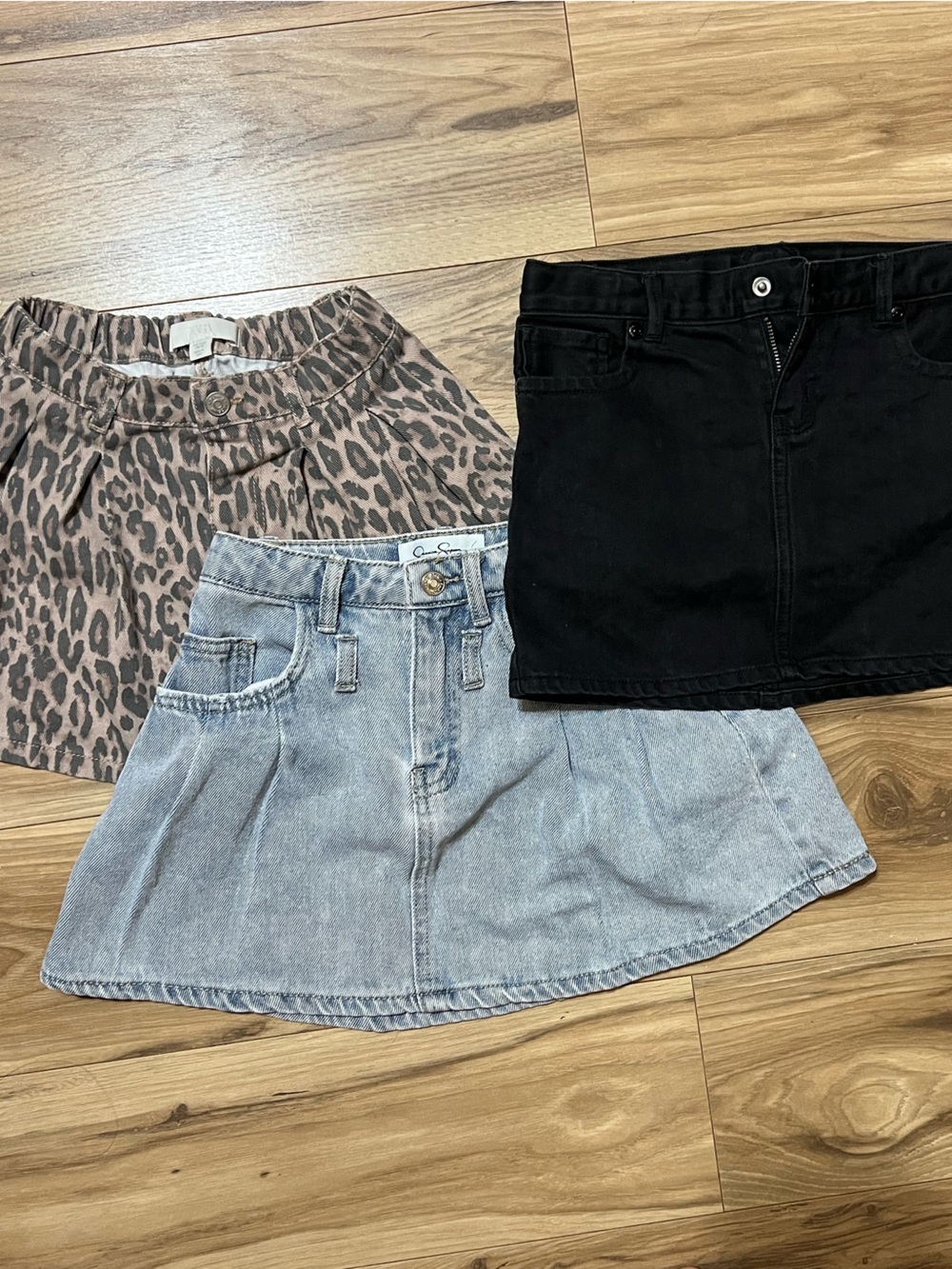 Denim & Leopard High-Waist Skirts Trio - Black, Light Wash,leopard BUNDLE